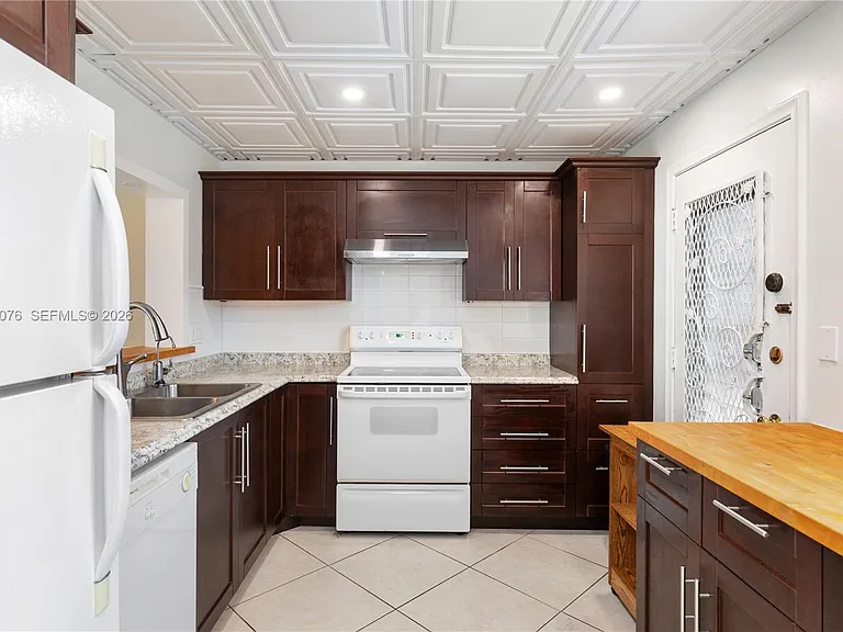 301 NE 14th Ave #307 — Photo 33