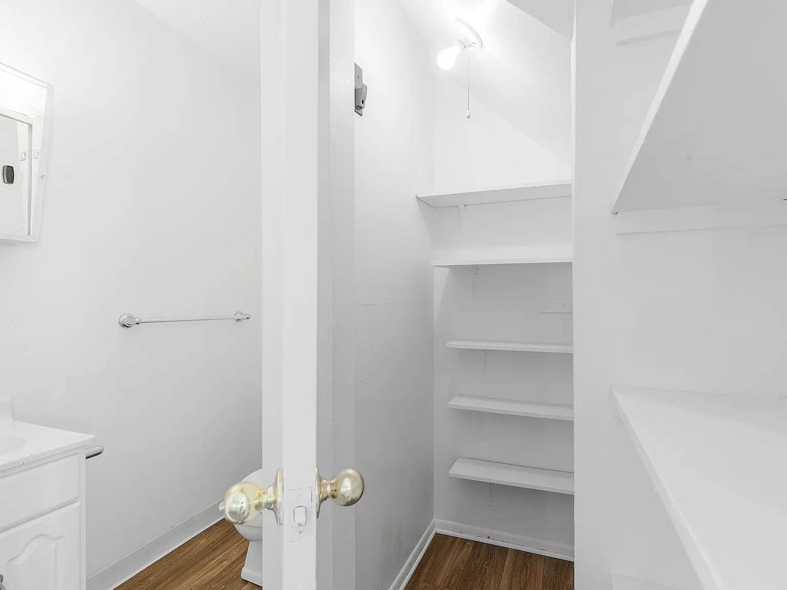 Dearborn Club Apartments — Photo 2