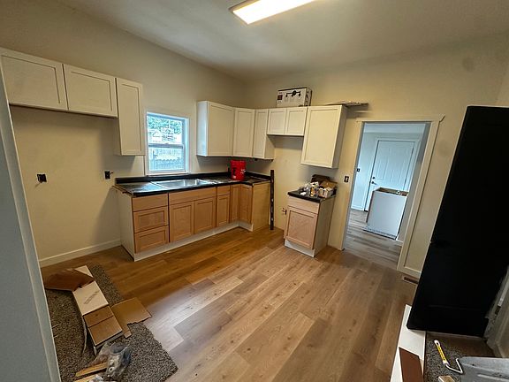 4th image of 2022 S Jefferson St