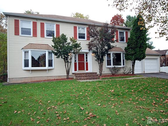 2nd image of 6 Heather Ln