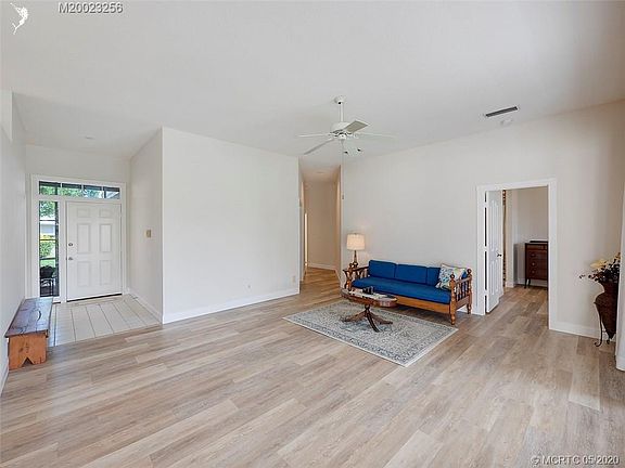 3rd image of 2234 SW Mayflower Dr