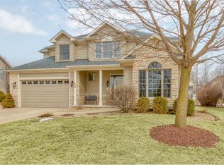 620 Birch St, Sugar Grove, IL 60554