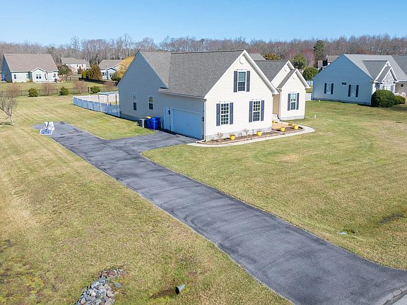 4th image of 15010 Oyster Shell Dr