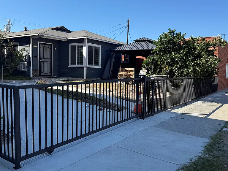 2117 Border Ave — Photo 13