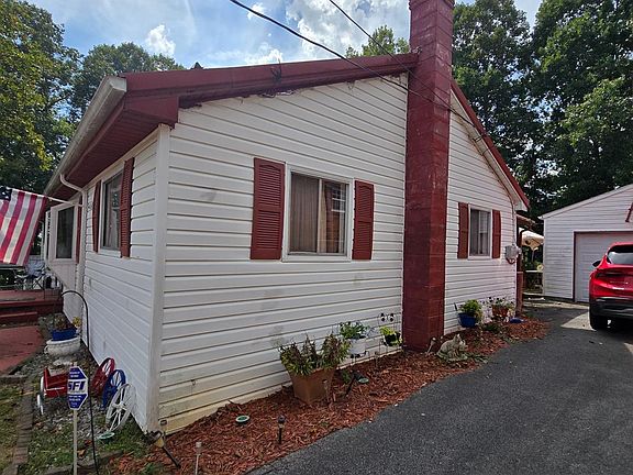 3rd image of 306 Halstead St