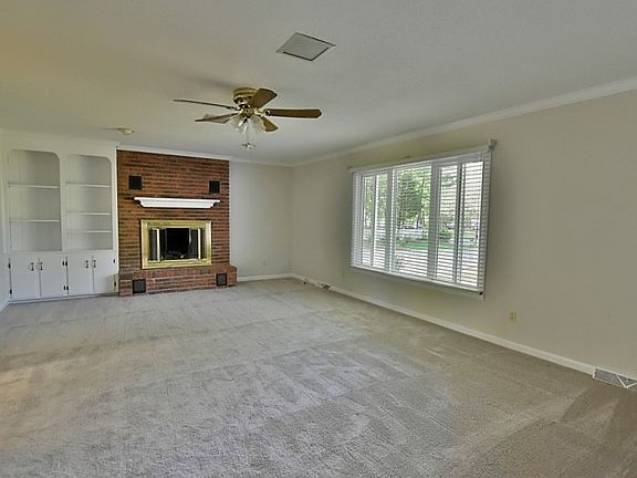 3rd image of 2330 Canberra Dr