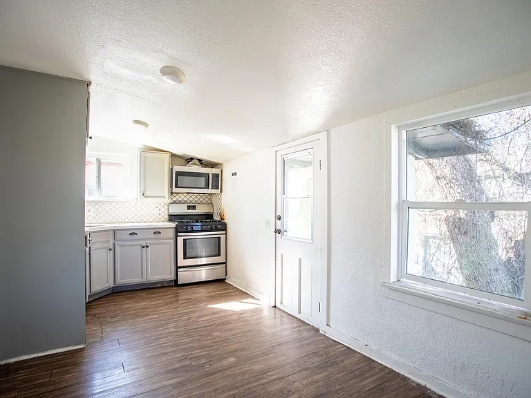 345 N Occidental Blvd — Photo 11