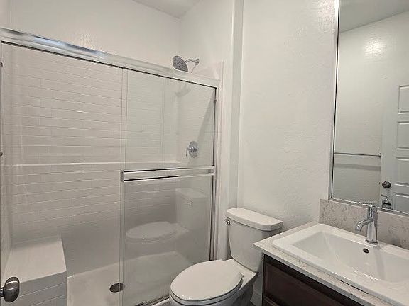 5th image of 2320 S Claremont Ave
