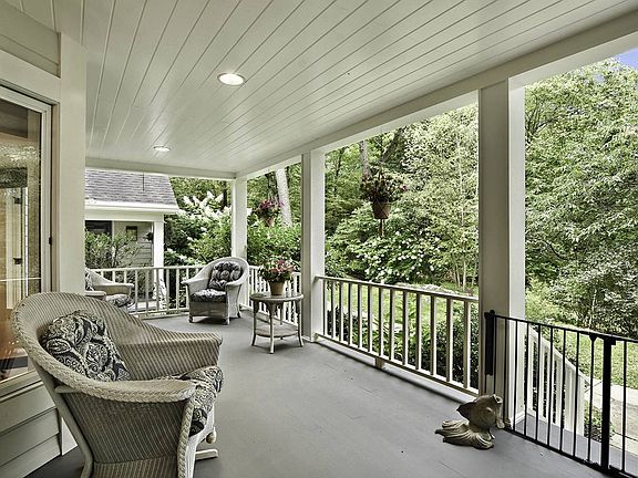 2nd image of 31 Quaker Hill Dr