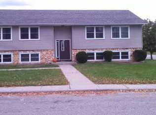 1449 Lakeview Dr APT 1, Fort Atkinson, WI 53538