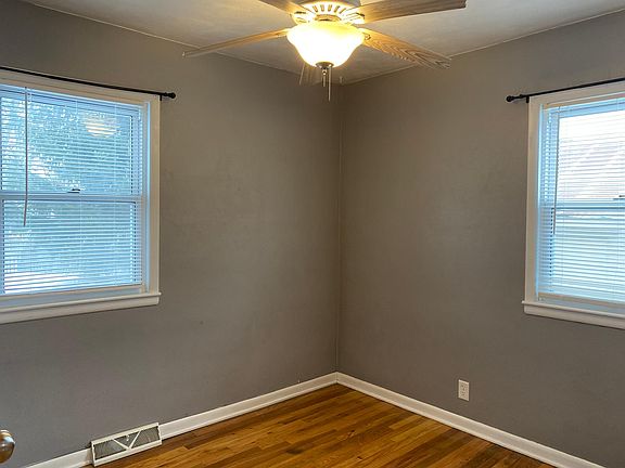 5th image of 206 N 5th St
