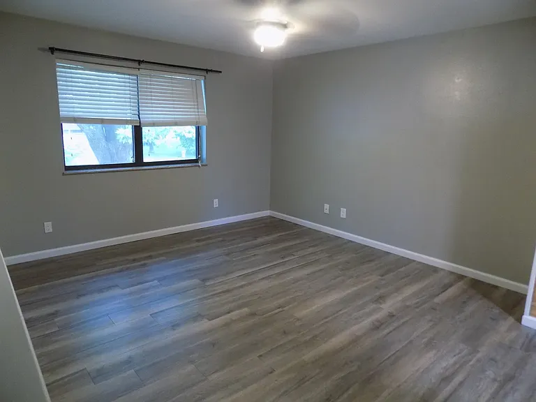 115 Belmont Dr — Photo 5