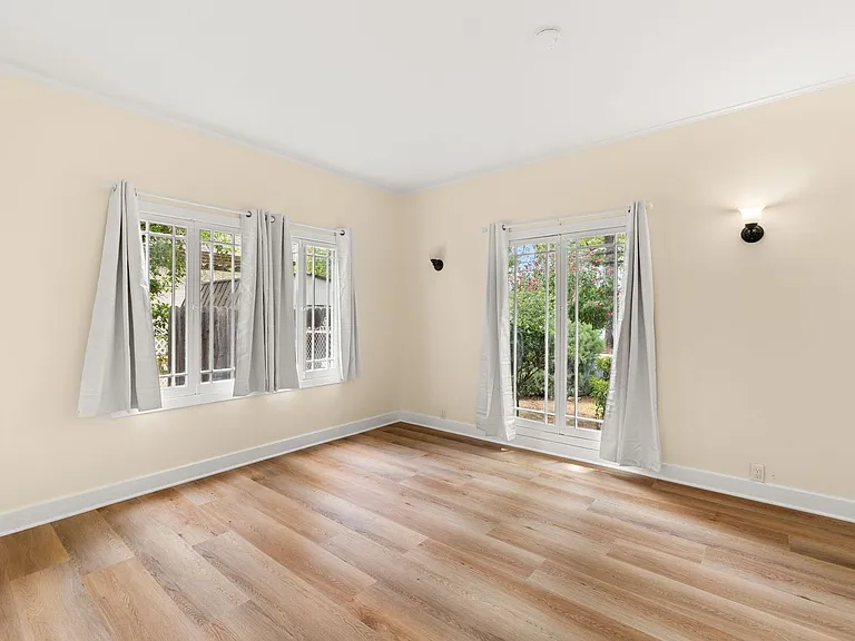 507 N Vine Ave — Photo 13