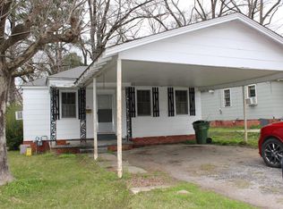 212 Gage St, Louisville, MS 39339