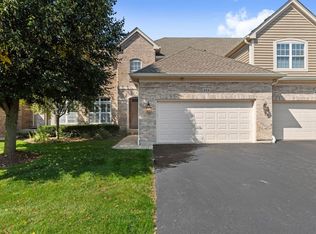 824 Stone Canyon Cir #C2, Inverness, IL 60010