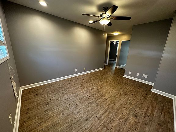 3rd image of 820 W 7th St #824B
