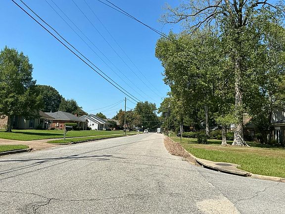 4th image of 4013 Ray Dr