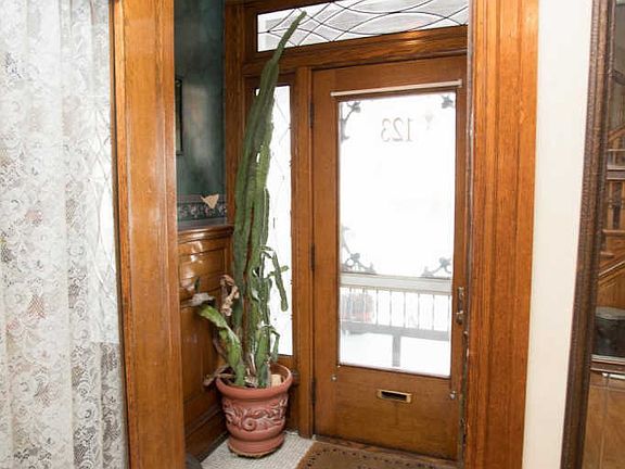5th image of 123 N Grant St