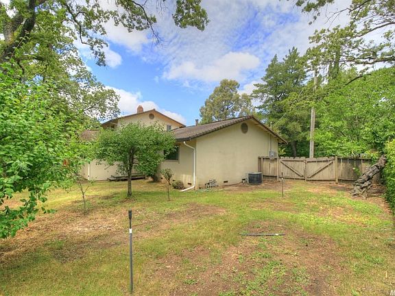 4th image of 105 Wescott Ct