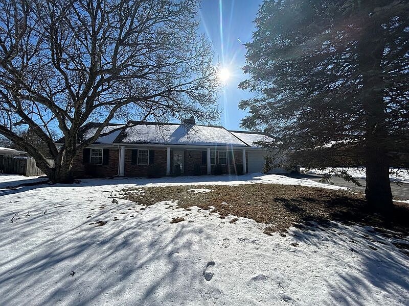 1st image of 130 Ashford Dr