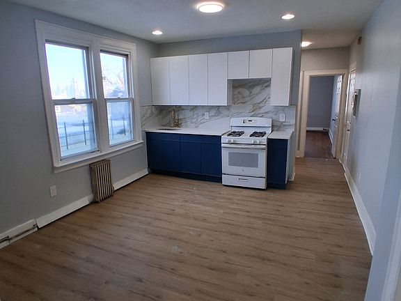 4th image of 10 Randolph Ave #3L