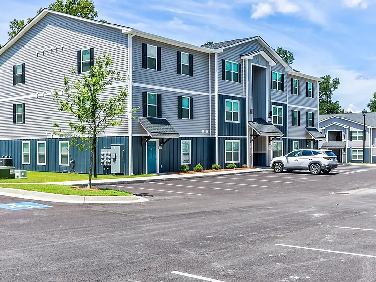 Woodberry Apartments — Photo 10
