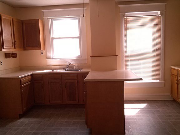 5th image of 962 Jefferson St