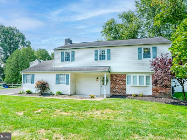 446 N Main St, Chalfont, PA 18914