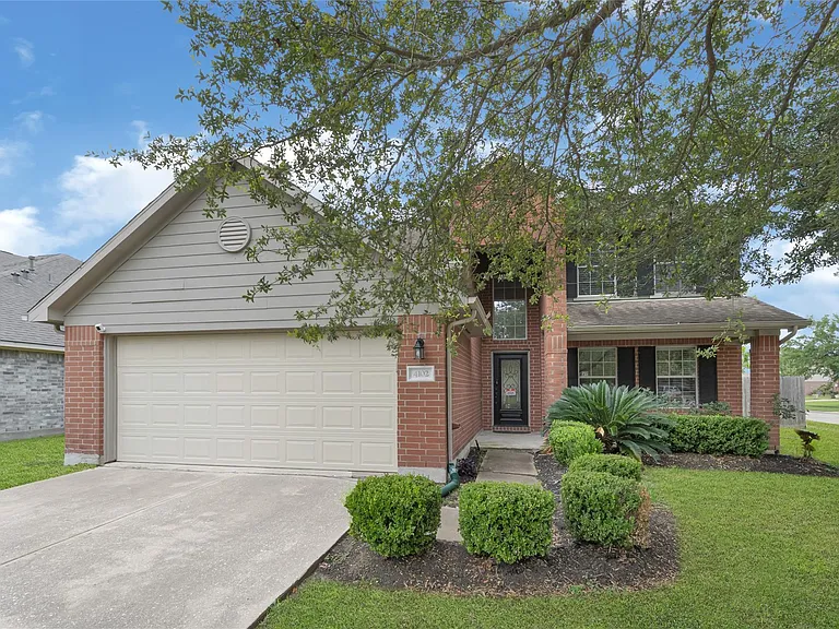 4102 Caneshaw Dr — Photo 2