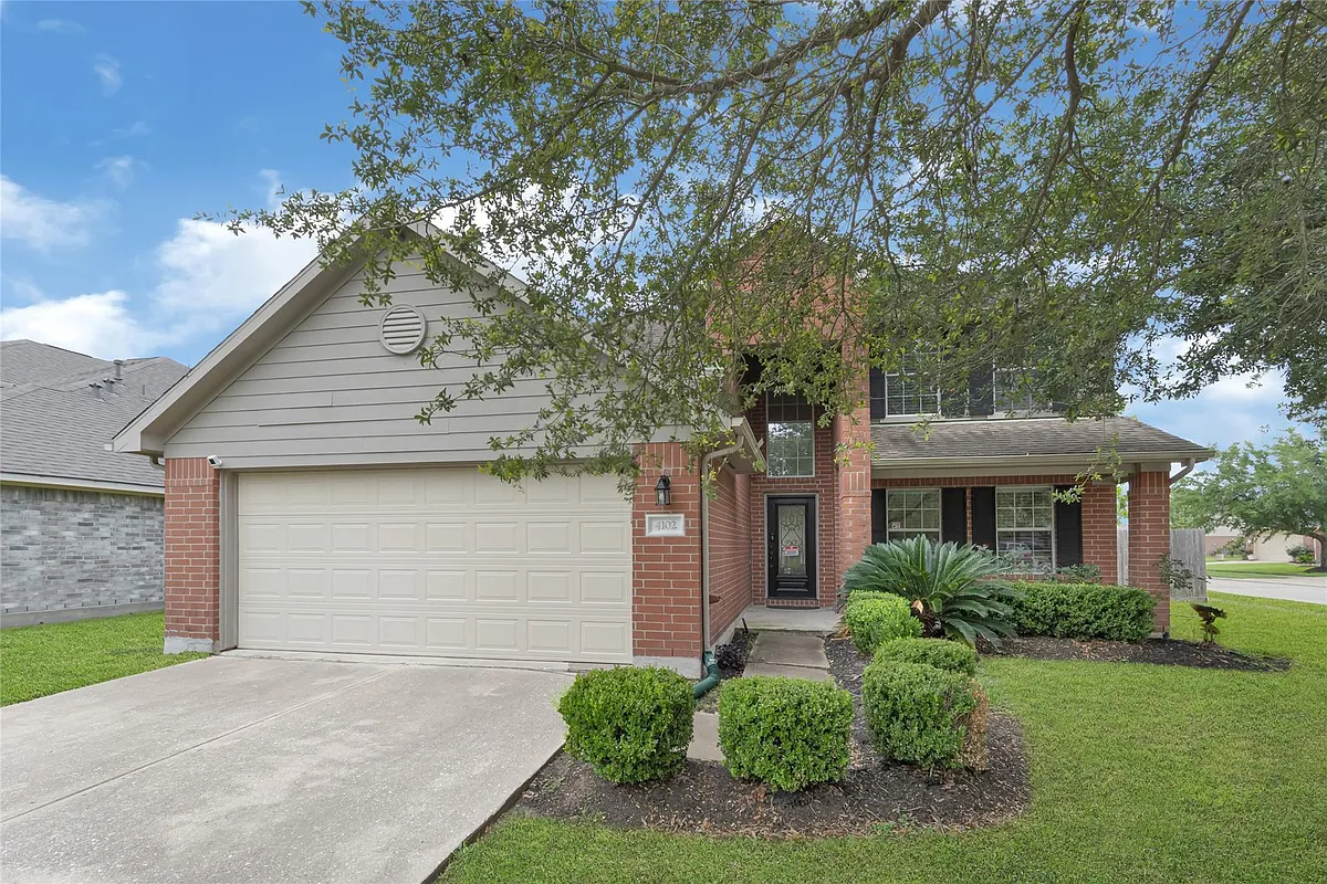 Building Photo - 4102 Caneshaw Dr