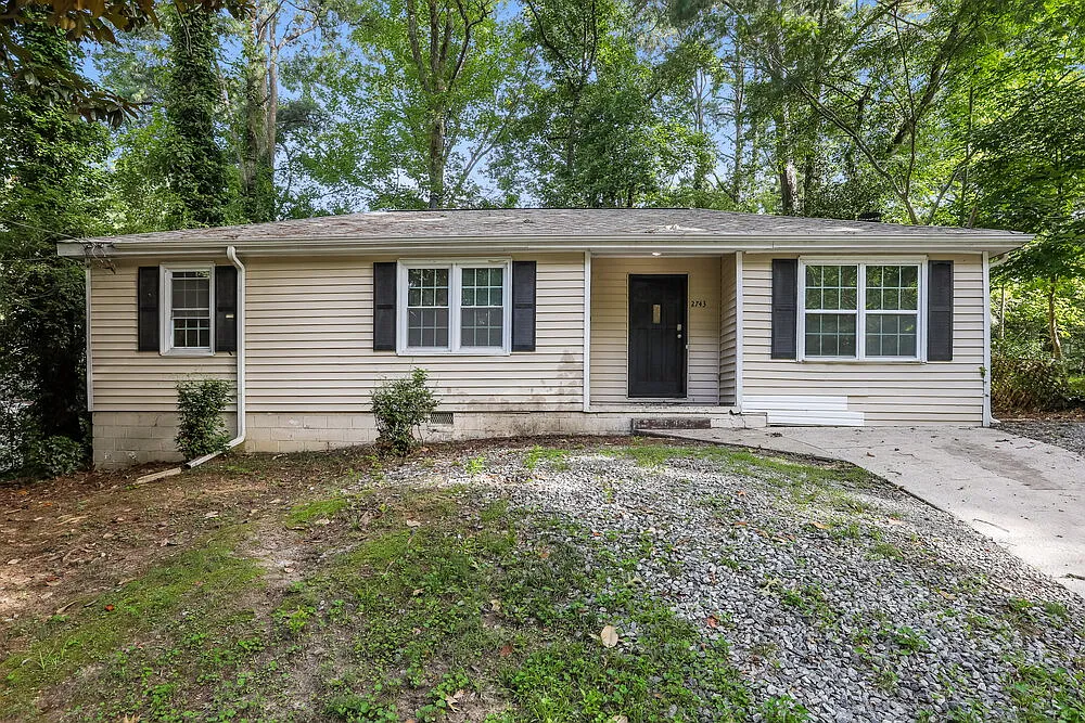 3 bed, 1.0 bath, 1124 sqft, $1,850 — Photo 1