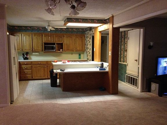 3rd image of 422 Maverick Dr