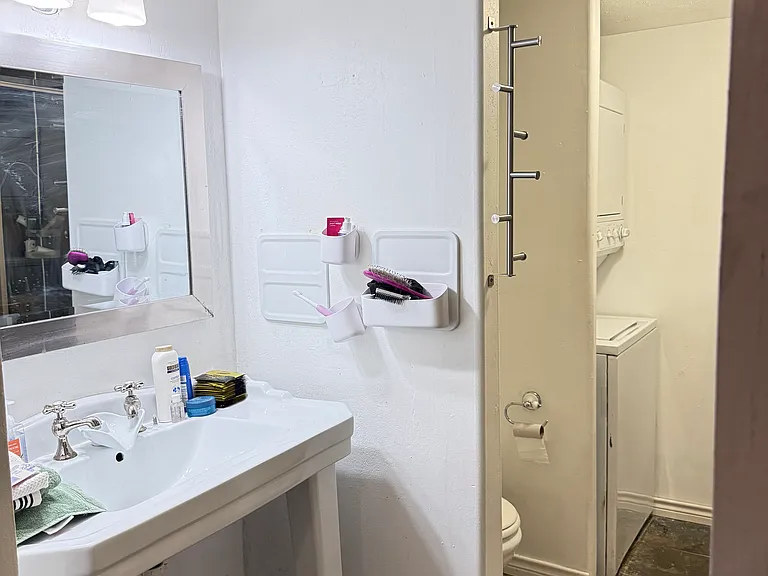 4425 Travis St #109 — Photo 15