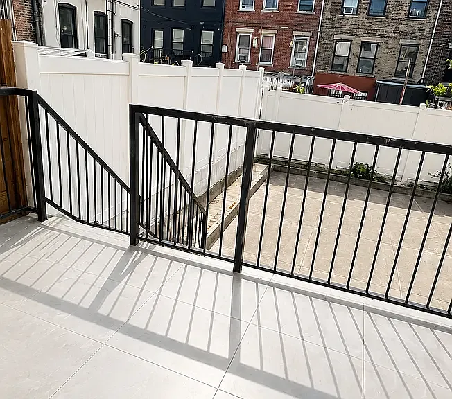 402 Woodbine St #1 — Photo 4