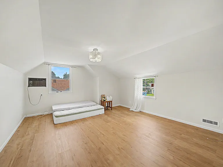 35-10 Lindsay Rd — Photo 22