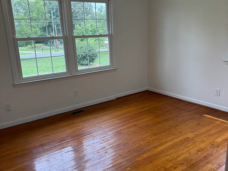 8309 Prince Edward Rd — Photo 6