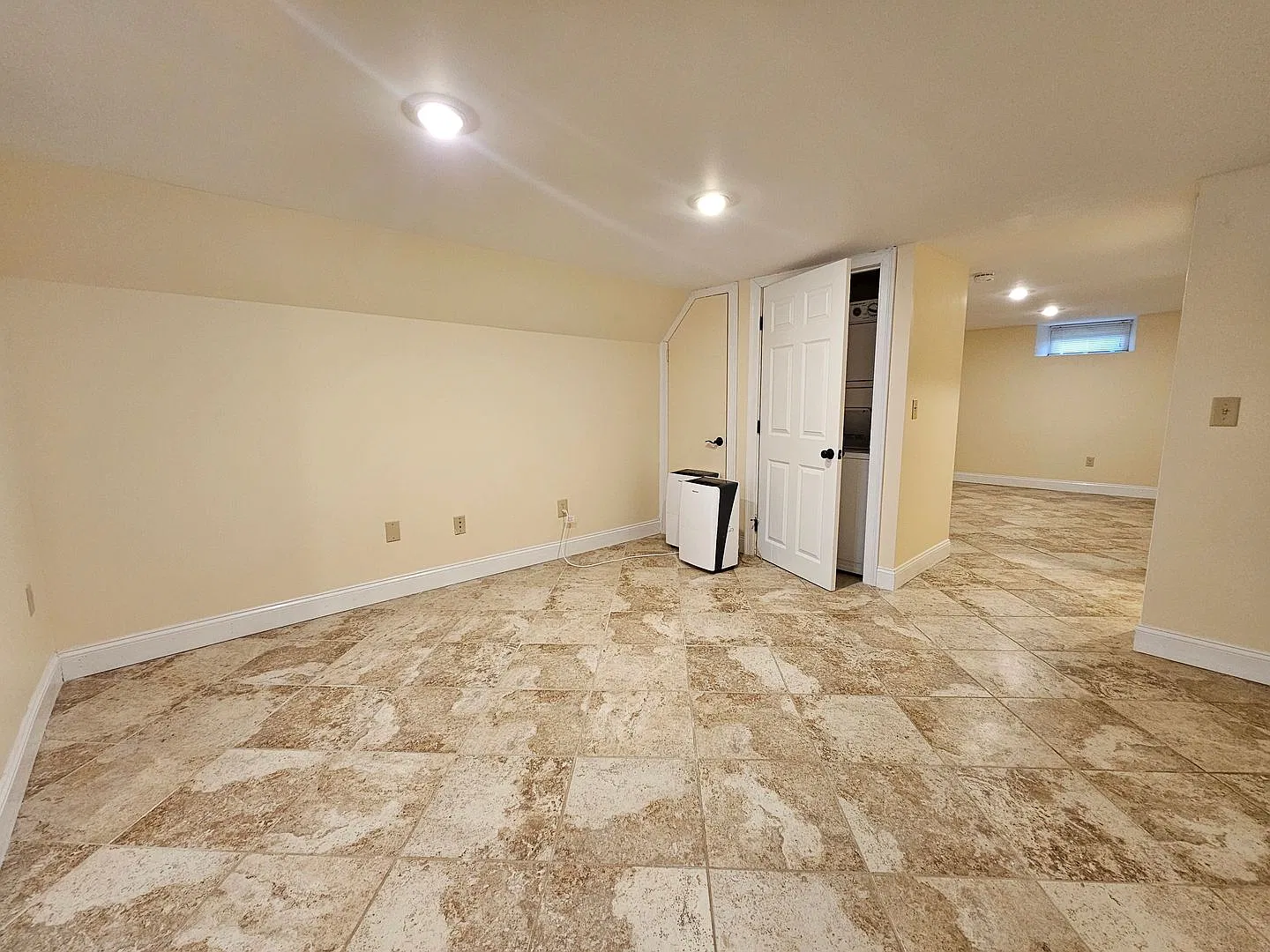 84 Marble Ave — Photo 3