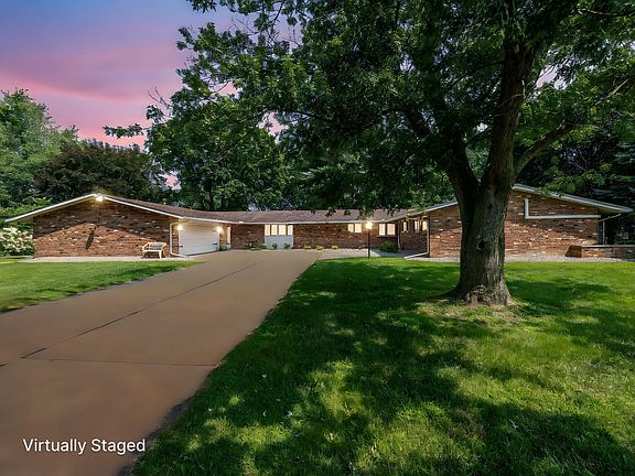 2nd image of 5026 Robinwood Dr