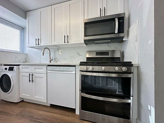 4th image of 9984 Ferndale St