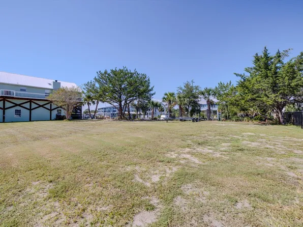 46 Royster Dr, Crawfordville, FL 32327