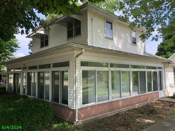 4236 Moorefield Rd, Springfield, OH 45502