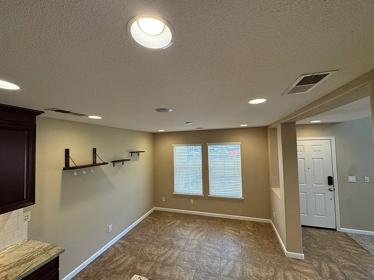 1679 Lone Oak Trl — Photo 5