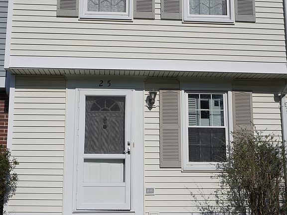 2nd image of 25 Stillwood Cir #25