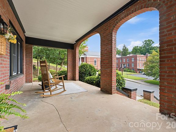 5th image of 197 Academy St