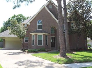 907 Oakland Ct, Sugar Land, TX 77498