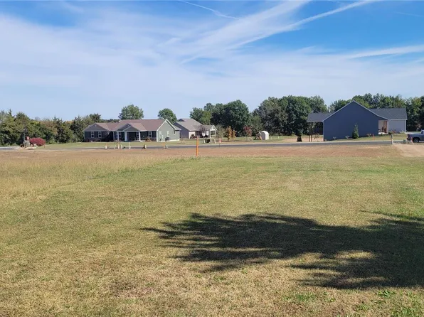 2 Royal Oak Ln, Montgomery City, MO 63361