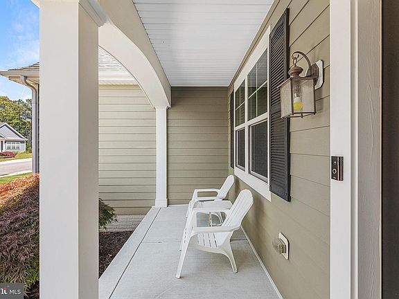 4th image of 121 W Shore Dr