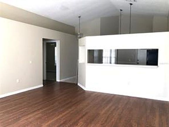 3rd image of 3121 Dellcrest Pl
