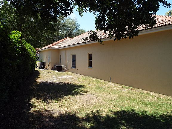 5th image of 15920 Ellsworth Dr