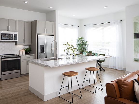 Broadstone North Ridge apartments community photo